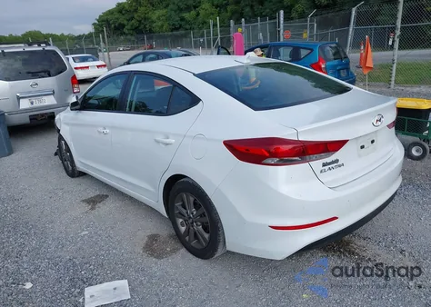 2018 Hyundai Elantra Value Edition z USA, uszkodzony, nr VIN 5NPD84LF0JH213925
